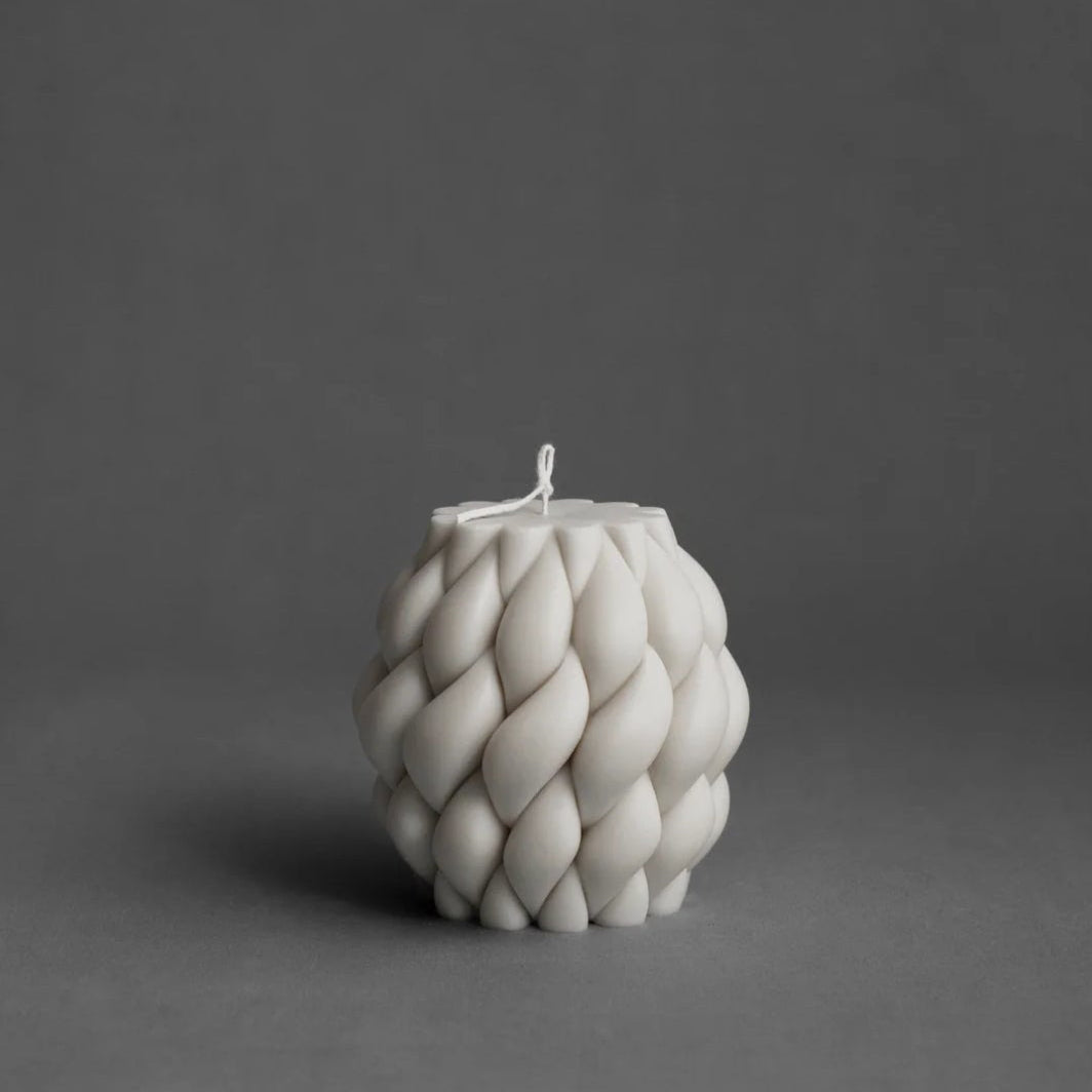 Handgefertigte geflochtene Sojawachskerze in Cremeweiss- AVIVA Schweiz